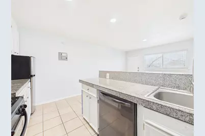 304 E 33rd Street #26, Austin, TX 78705 - Photo 5