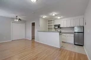 304 E 33rd St, Austin, TX 78705 - Photo 9