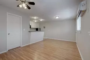 304 E 33rd St, Austin, TX 78705 - Photo 19