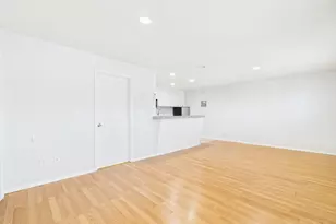 304 E 33rd St, Austin, TX 78705 - Photo 3