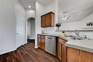 317 McCoy Ln, Hutto, TX 78634 - Photo 11