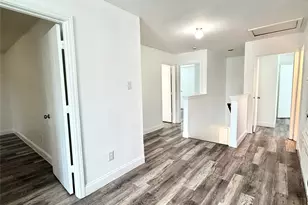 529 W Metcalfe St, Hutto, TX 78634 - Photo 13