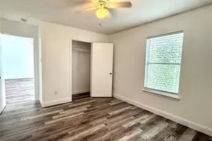 529 W Metcalfe St, Hutto, TX 78634 - Photo 27