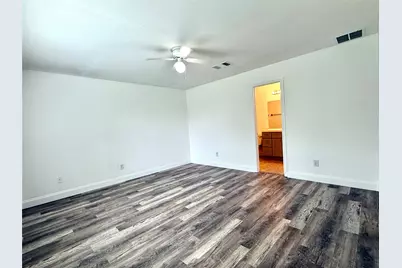 529 W Metcalfe Street, Hutto, TX 78634 - Photo 7