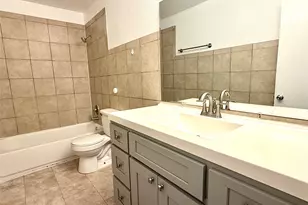 529 W Metcalfe St, Hutto, TX 78634 - Photo 9