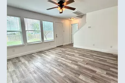 529 W Metcalfe Street, Hutto, TX 78634 - Photo 5