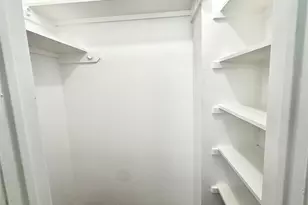 529 W Metcalfe St, Hutto, TX 78634 - Photo 21