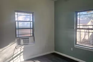 816 Mora St, Lockhart, TX 78644 - Photo 9