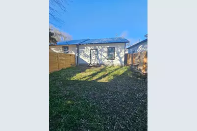 816 Mora Street, Lockhart, TX 78644 - Photo 3