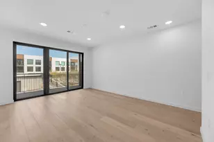 2209 S 1st St, Austin, TX 78704 - Photo 11