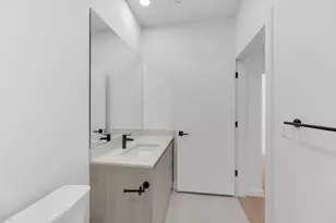 2209 S 1st St, Austin, TX 78704 - Photo 19