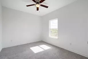 231 La Fortuna Dr, Del Valle, TX 78617 - Photo 15