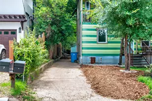 2409 E 9th St, Austin, TX 78702 - Photo 17
