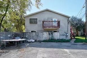823 Taulbee Ln, Austin, TX 78757 - Photo 3