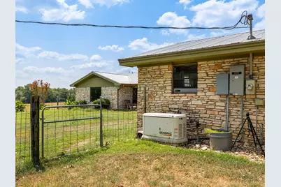 1045 Private Road 7005, Lexington, TX 78947 - Photo 23
