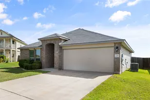 208 Plata Ln, Jarrell, TX 76537 - Photo 5