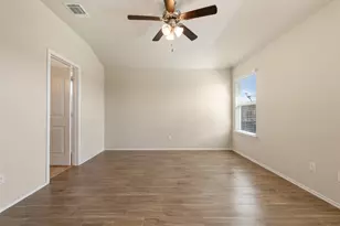 208 Plata Ln, Jarrell, TX 76537 - Photo 25