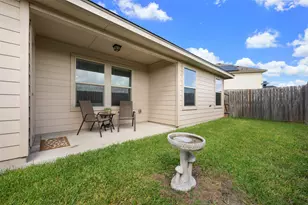 208 Plata Ln, Jarrell, TX 76537 - Photo 37