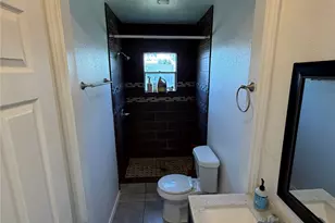 211 Shaw St, Taylor, TX 76574 - Photo 5