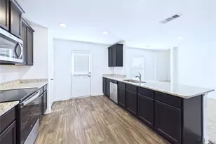 525 Riverdale Dr, Jarrell, TX 76537 - Photo 5