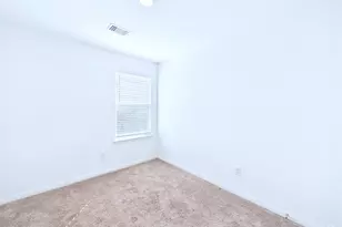 525 Riverdale Dr, Jarrell, TX 76537 - Photo 11