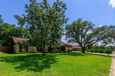 415 Meadow Ridge Drive, Kerrville, TX 78028 - Photo 35