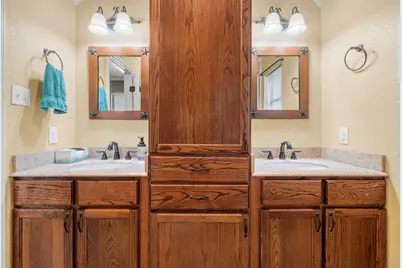 415 Meadow Ridge Drive, Kerrville, TX 78028 - Photo 17
