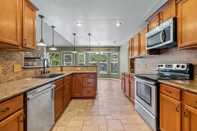 415 Meadow Ridge Drive, Kerrville, TX 78028 - Photo 11