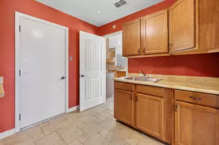 415 Meadow Ridge Dr, Kerrville, TX 78028 - Photo 25