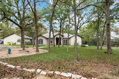 346 The Oaks Boulevard, Elgin, TX 78621 - Photo 3
