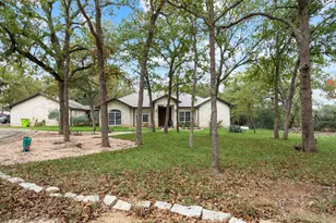 346 The Oaks Blvd, Elgin, TX 78621 - Photo 3