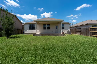 112 Major Lee Lane, Jarrell, TX 76537 - Photo 33
