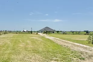 2334 Co Rd 464, Elgin, TX 78621 - Photo 37