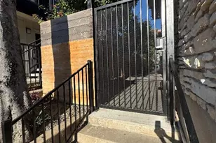 400 E 30th St, Austin, TX 78705 - Photo 25