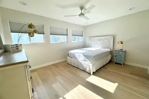 400 E 30th St, Austin, TX 78705 - Photo 15