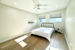 400 E 30th St, Austin, TX 78705 - Photo 21