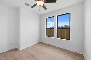 237 Pacific Grove Cir, Liberty Hill, TX 78642 - Photo 29