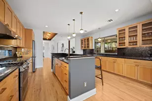 814 E 46th St, Austin, TX 78751 - Photo 11