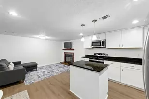 2401 Leon St, Austin, TX 78705 - Photo 11