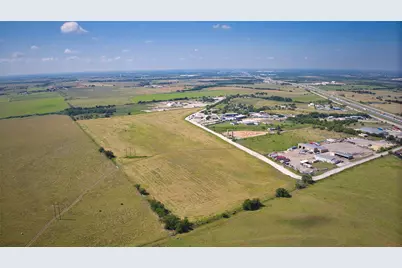 35 Ih, Jarrell, TX 76537 - Photo 9