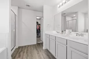 709 Carol Dr, Hutto, TX 78634 - Photo 11