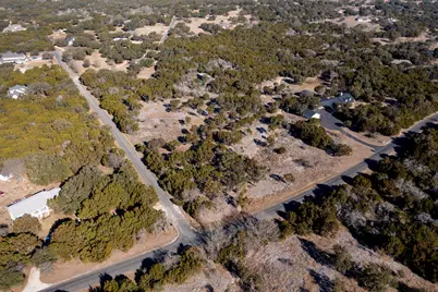 525 W Ridgewood Road, Georgetown, TX 78633 - Photo 3