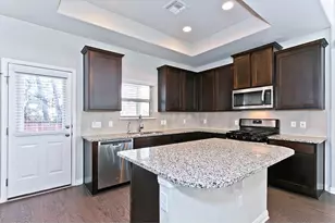 9802 Tanglemede St, Austin, TX 78748 - Photo 9