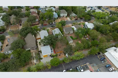 708 W 35th Street, Austin, TX 78705 - Photo 17