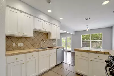 6307 Smith Oak Trail, Austin, TX 78749 - Photo 13