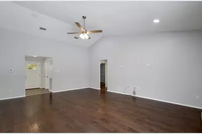 6307 Smith Oak Trail, Austin, TX 78749 - Photo 9