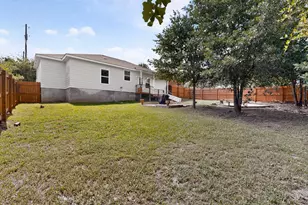 212 Kipahulu Dr, Bastrop, TX 78602 - Photo 37