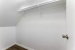 210 Lake Dr W, Taylor, TX 76574 - Photo 9