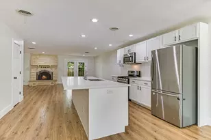 556 E 19th St, Georgetown, TX 78626 - Photo 1