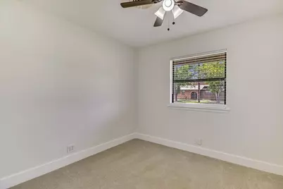 556 E 19th Street, Georgetown, TX 78626 - Photo 13